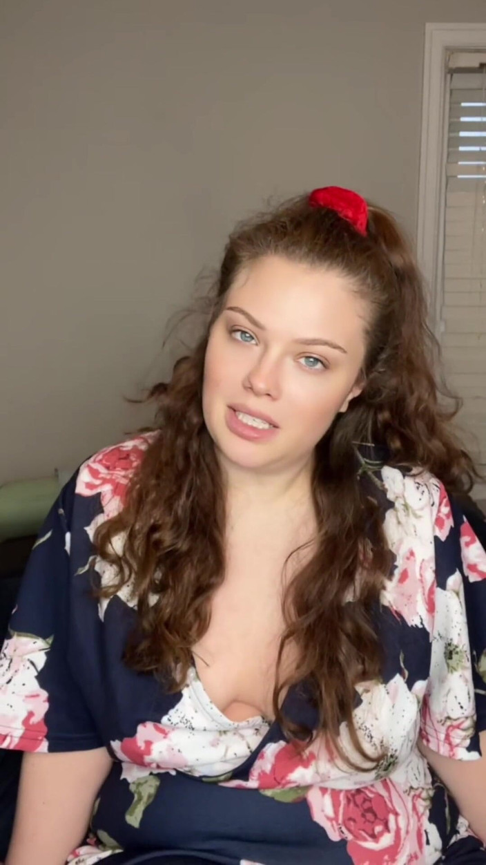 Dirtysecret: Macecha POV porovnávání vašich tátů Obrovský penis s vaším