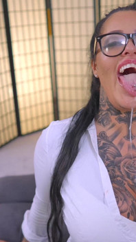 Ashley Cumstar - vòng 1 - làm quen với tôi!