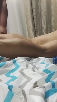 Olejová masáž se promění v sexuální poté, co viděla zadek zralé děvky