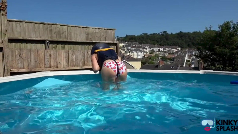 UKCuteGirl Lucy Lauren: Tight Lifejacket Tease - Bikini Brat in the Pool