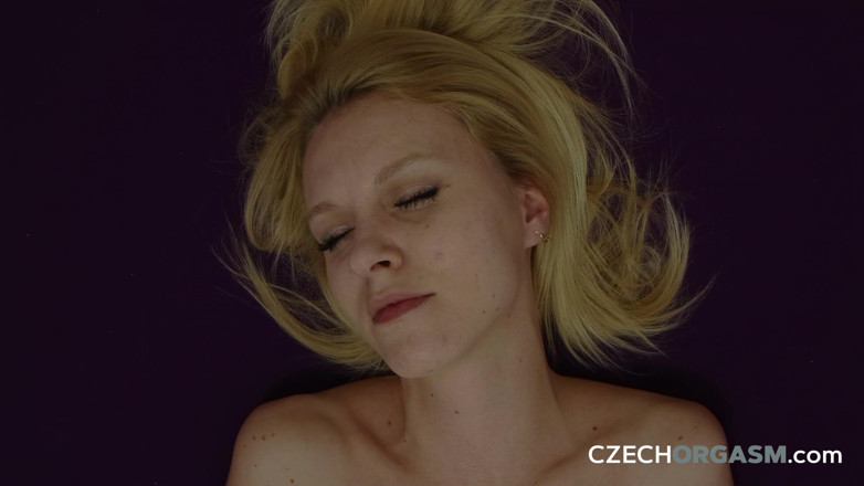 Czech Orgasm: 체코 오르가즘 91: 큰 입술, 큰 클리토리스 - 모든 행동을 갈망하는 그녀