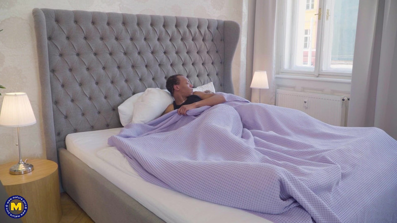 Mature NL: Lucy Angel Has Pain in Her Neck so Her Black...