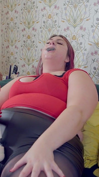 La babysitter biricchina lacey si diverte e poi viene beccata! Parte 1