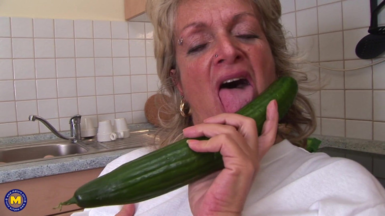 Mature NL: Blonde MILF and Food Play