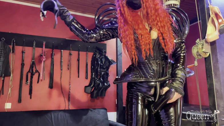 Dominatrix Frida: My new tight corset