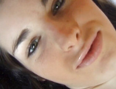 Flash Model Amateurs: Худенькая брюнетка обожает ублажать себя