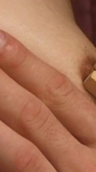 Bangora clips: Rijpe brunette milf verdraagt waspin poesje plagen