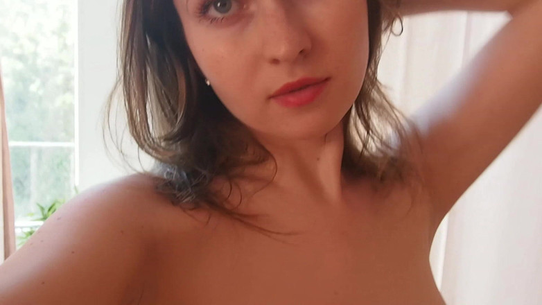 Blake blaze studios: Amatérská brunetka Angela Aspen dělá selfie striptýz