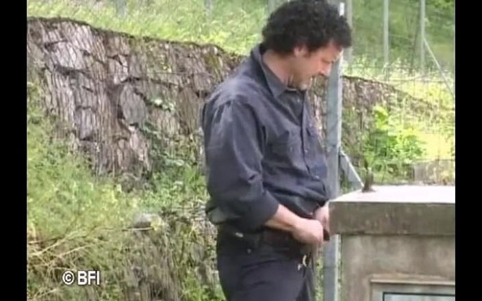 Merciless Deep Fuck: Итальянская буккаке-вечеринка с трахом