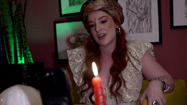 Quente club: Naughty Little Witch: Draining the Cuckold's Cash