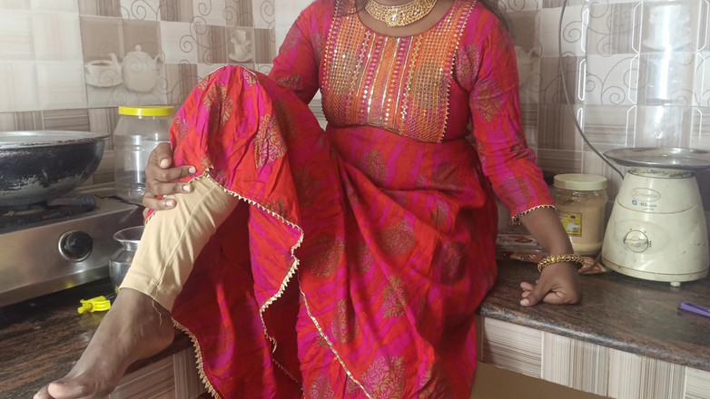 Laxi ammu: Desi in Cucina