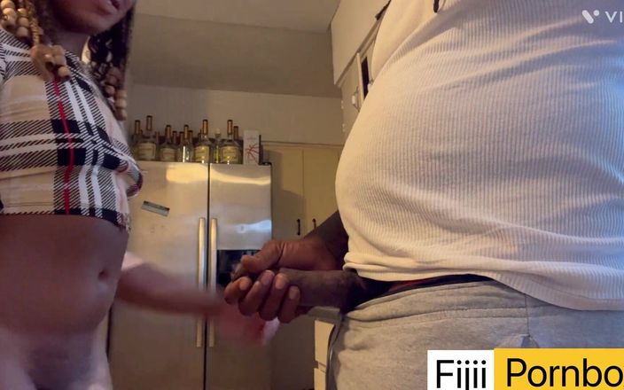 Fijii pornbox: Str8rich BBC - 妻は、ふしだらな女のように夕食で彼女の尻の穴を激しくファックを取得します