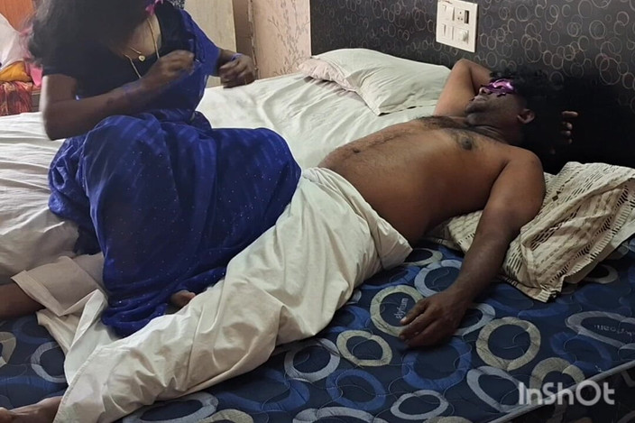 Funny couple porn studio: Fru njut med make vän 1