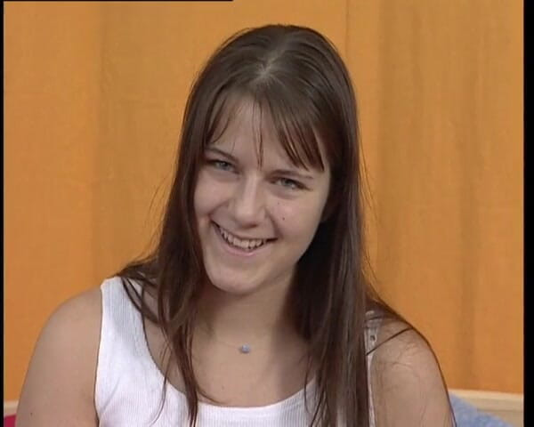 YOUR FIRST PORN: Junge Nadin Rasiert Ihre Muschi Softclip Muda Nadin Mencukur Pepeknya...