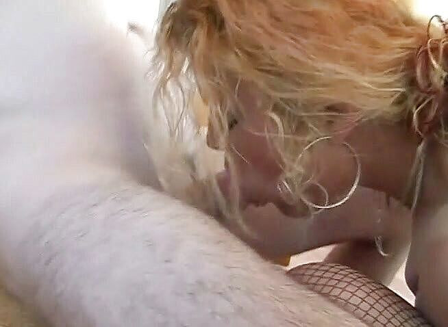 Analiscius: Bionda milf in calze nere scopata duro