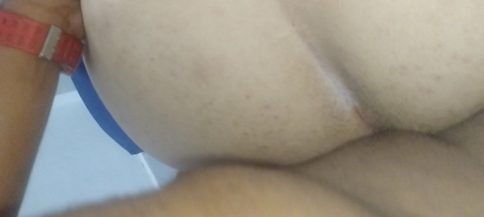 Angy Bisexperiences: 我的黑公牛越来越张开我绿帽老公的菊花