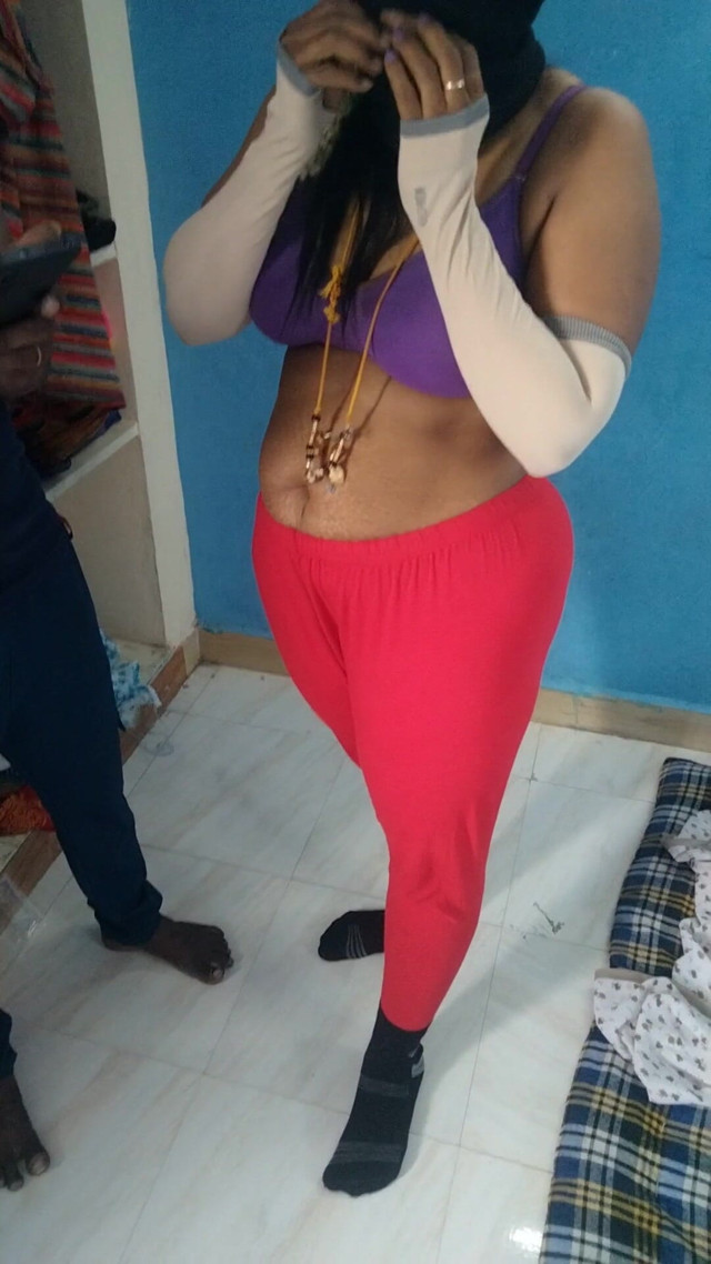 Hot Bikini (Tamil lesbian) Hot Bikini (Tamil lesbian)