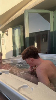 Mladá 18letá Twinks šuká a dělá nepořádek