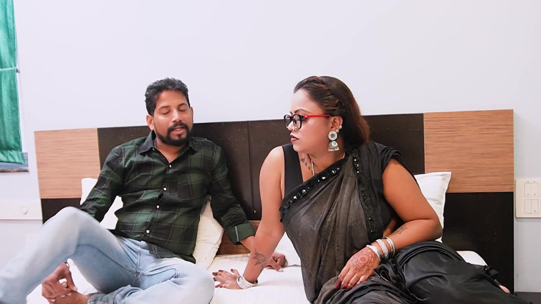 Your uncut: Bhabhi Had Sex with Her Plumber