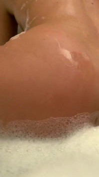 Jmenuje se Mia Diamond