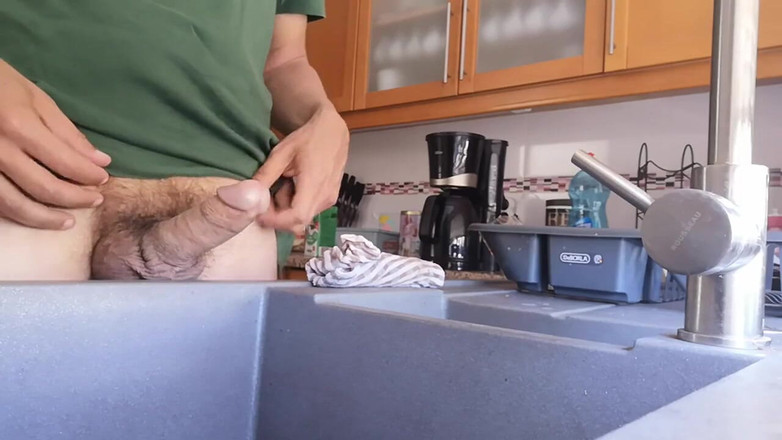 Rafael Torreano: 彼はキッチンのシンクでイくのが大好きだ