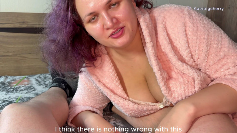 Katybigcherry: Mẹ kế bú con cu nhỏ của con riêng