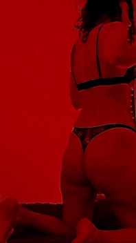 顺从的女孩，完全敬业，最好的时刻