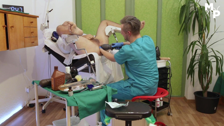 Marcus Pollack Gay: Kinky doctor stuffes ass with his hands and silicone toys