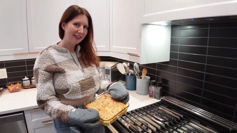 Harley Sin: Kitchen with Harley Mac N Cheese Edition