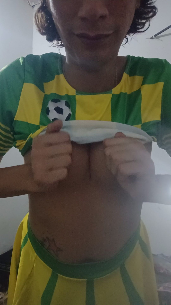 Femboy from Colombia: Las Buenas Garotas Estan Dandola Toda Aqui