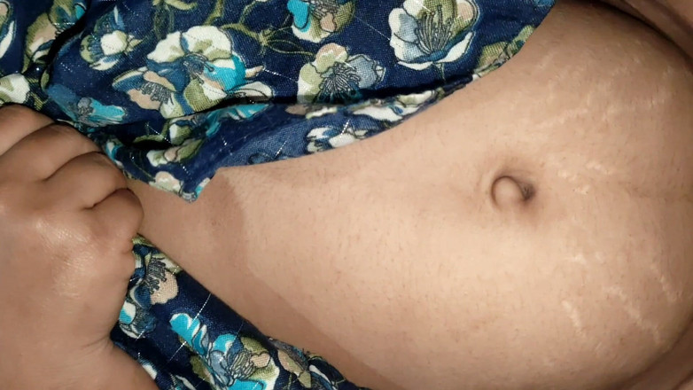 Sonamone07: 그녀의 방에 여동생의 친구를 초대하고 그녀를 따먹어