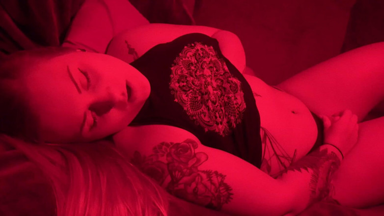 ChandlerKnight: Cahaya merah yang sengit Solo