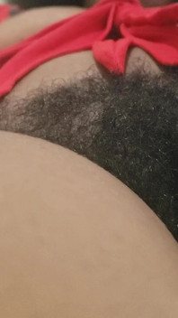 毛茸茸的熟女单人性爱 - 毛茸茸的阴户亲密地看