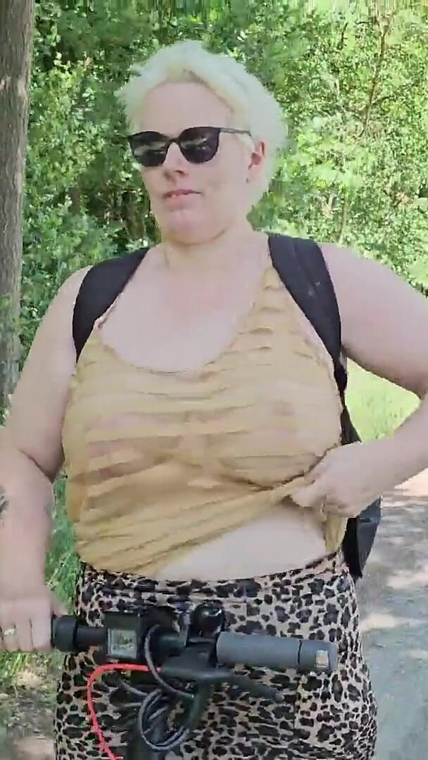 UserBitch1: Lehkomyslné Na Silnici S Koloběžkou