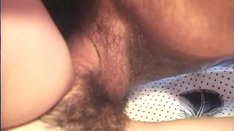 NAUGHTYPOLSKA: 金发和黑发女郎在狂野的3P中吞下滴水的阴户