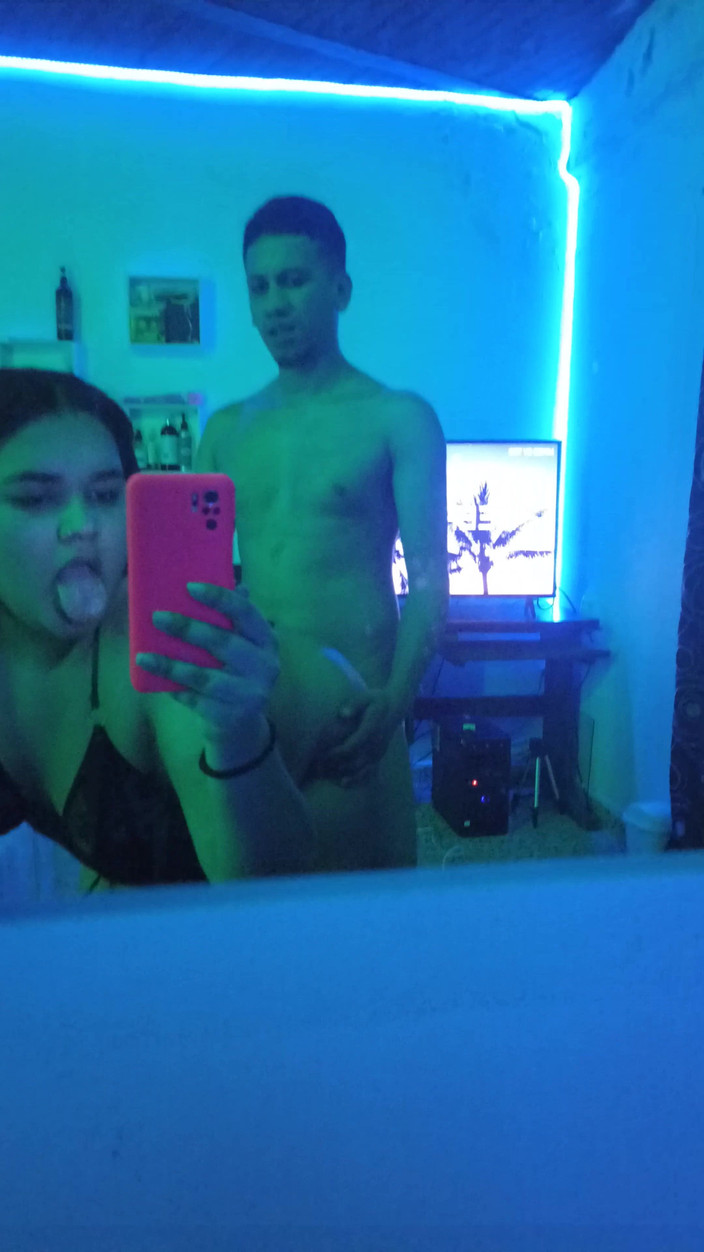 Miia Foxxy: Cewek itu suka banget waktu aku ngasih dia pose itu