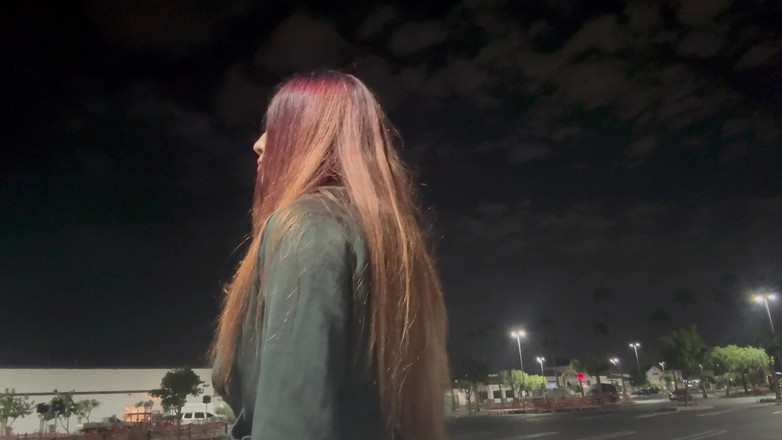 Artemisia Love: Cewek Italia rambut panjang merokok di luar larut malam sama...