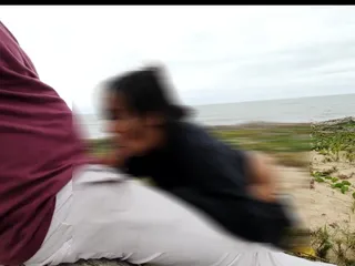 Novinha Insaciavel: Anal Day at the Beach with Horny Voyers