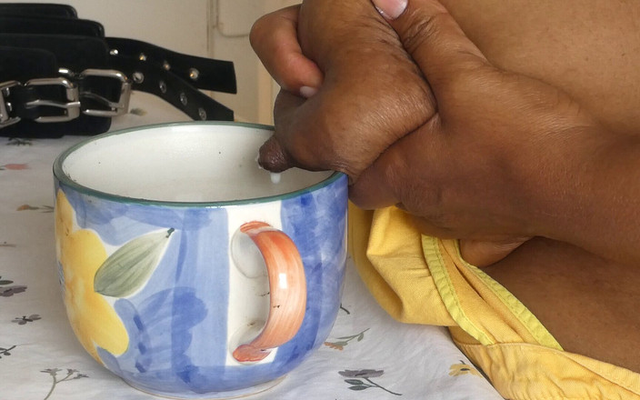 Kinky African MILF: Sirviendo Té Con Leche