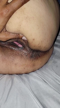 Islak göt amcık ve göt oyunu