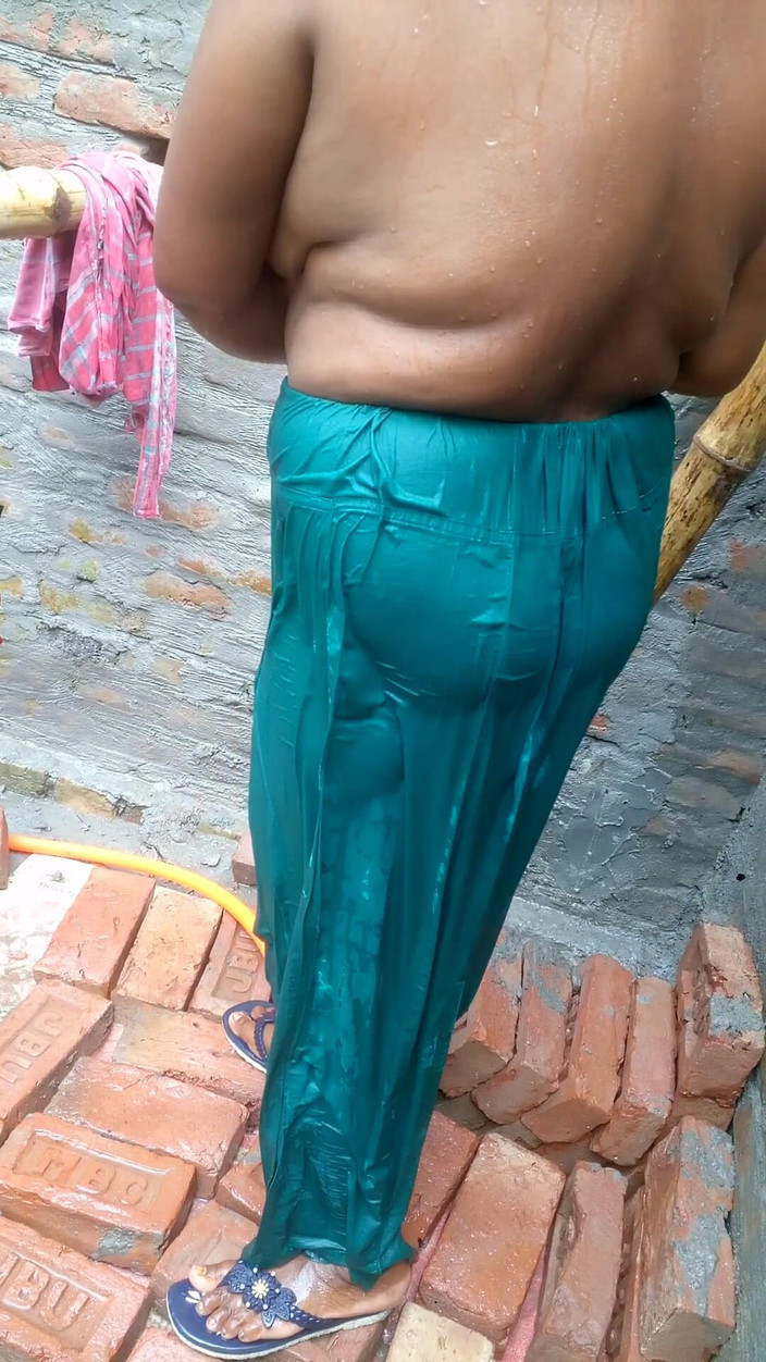 Sadia vabi: Sadia jest bardzo seksowną dziewczyną pokazuje swoją cipkę