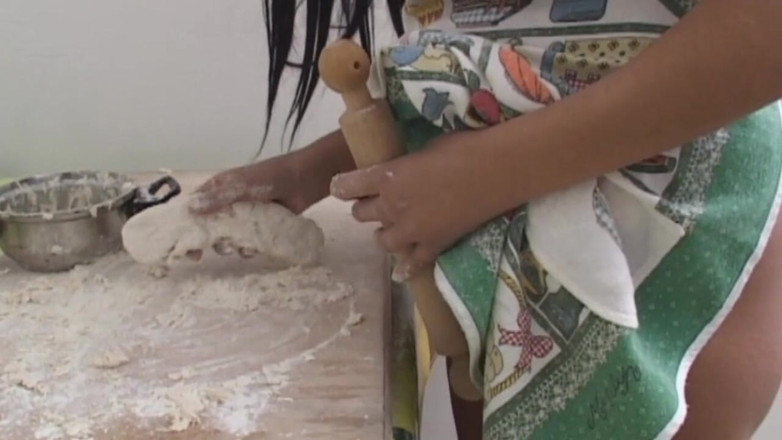 Real Home Made: Harig poesje op zoek naar een pik