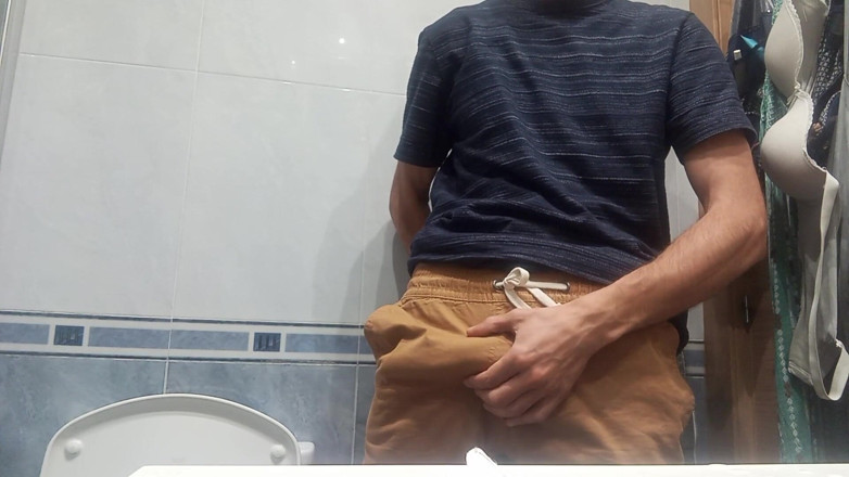 Elvissc: De man met de enorme pik die zo dik in...