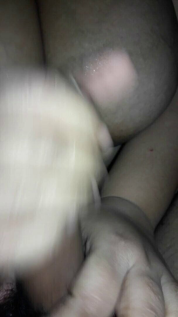 SameerPhunk: BBW Flickvän ger avrunkning &amp;tuttknull till sin pojkvän