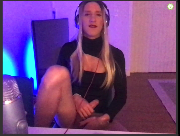 Sissy Bailey Wilde: Super sexy sissy solo vor der kamera