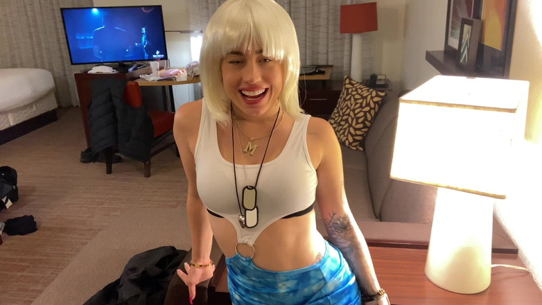 Pearlcockguy: 빨기 위해 고용된 예쁜 여자 허니부니바