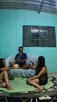 Ragazza Birichina Sposata Compra Un Culo Vergine Dalla Sua Amica per Farmi Scopare E Registra Tutto