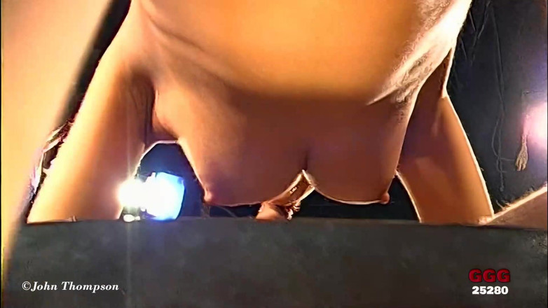 German Porn: Špinavé ggg děvky dostanou jejich tváře promočené do mrdky