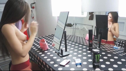 Watch4beauty: Pulangan Besar Little Caprice