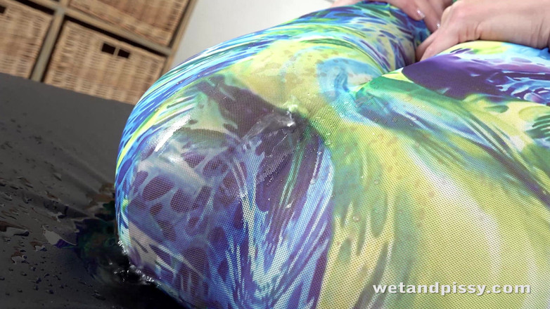 Puffy Network: Lasă-o să plouă umedă și pișată